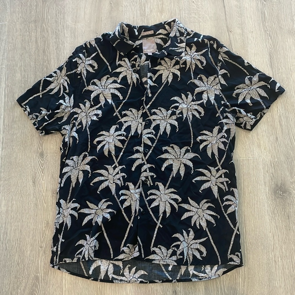 A-Frame Palm Tree Button Down